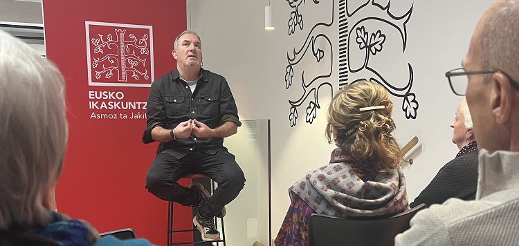 KulturAhotsak: nortasunari buruz